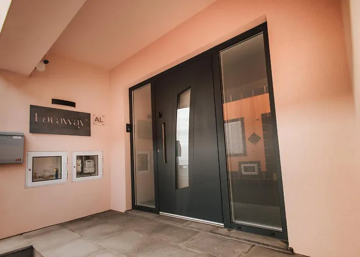 Delightful Seaside D - Faraway Lagoa (Azores)