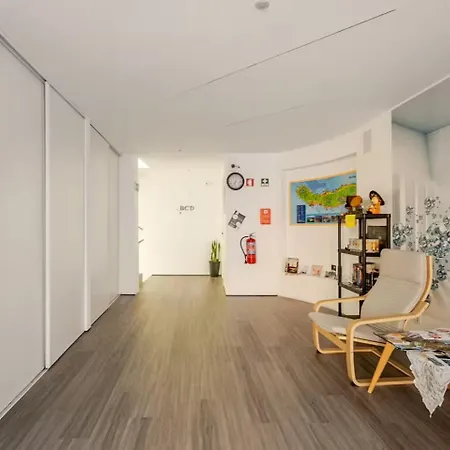 Delightful Seaside D - Faraway Apartment *