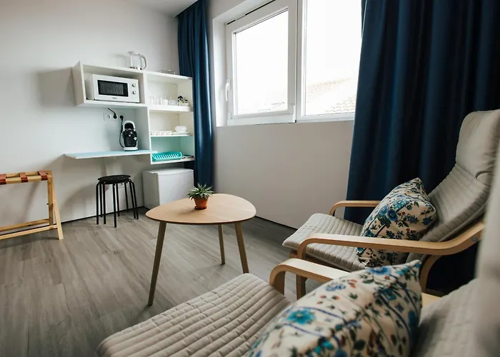 Delightful Seaside D - Faraway *